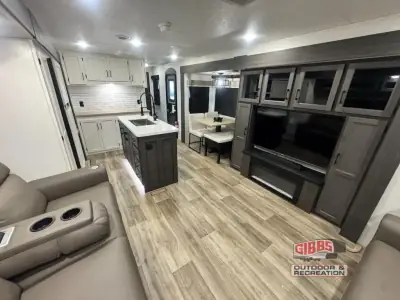2025 Venture SportTrek Touring Edition STT343VIK photo 10