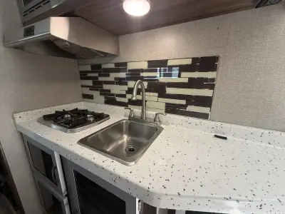 2019 Travel Lite FALCON 27BHK photo 9
