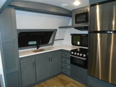 2023 Keystone Premier Ultra Lite 25FKPR photo 8