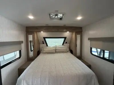 2022 Palomino SOLAIRE ULTRA LITE 242RBS photo 20