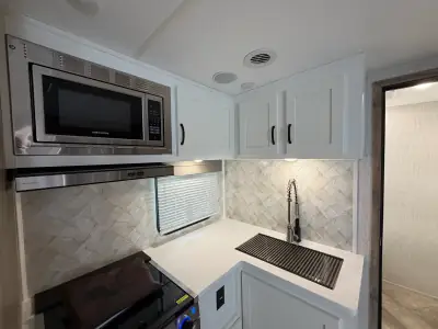 2022 Palomino SOLAIRE ULTRA LITE 242RBS photo 15