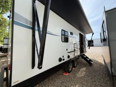 2022 Palomino SOLAIRE ULTRA LITE 242RBS photo 10