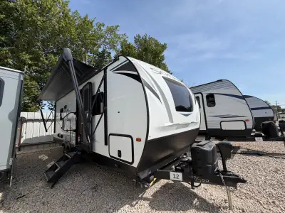 2022 Palomino SOLAIRE ULTRA LITE 242RBS photo 4