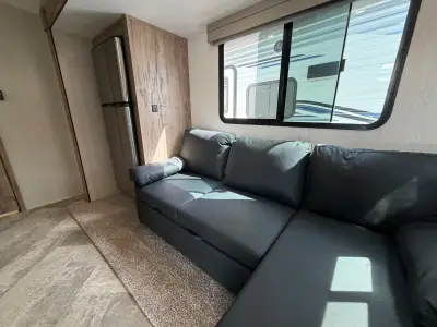 2022 Palomino SOLAIRE ULTRA LITE 242RBS photo 18