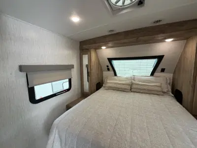 2022 Palomino SOLAIRE ULTRA LITE 242RBS photo 21