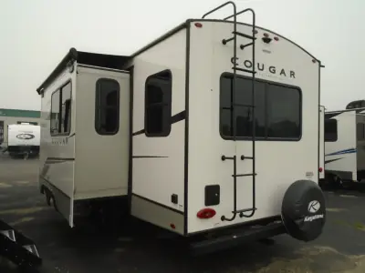 2024 Keystone Cougar Half-Ton 25RDS photo 5