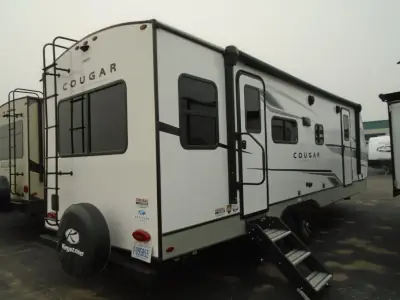 2024 Keystone Cougar Half-Ton 25RDS photo 3