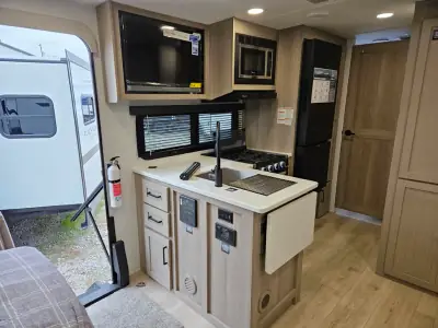 2026 Forest River Flagstaff Micro Lite 25FBH photo 12