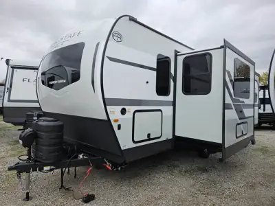 2026 Forest River Flagstaff Micro Lite 25FBH photo 3