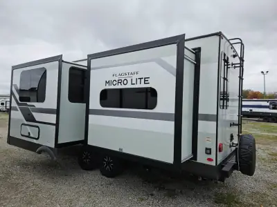 2026 Forest River Flagstaff Micro Lite 25FBH photo 4