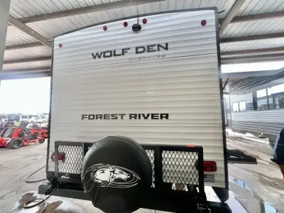 2027 Forest River Cherokee Wolf Den 301BH photo 11