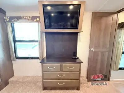 2018 Keystone Montana 3791RD photo 34