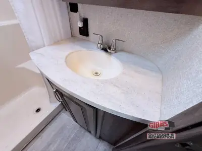 2018 Keystone Montana 3791RD photo 29