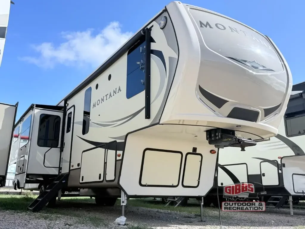 2018 Keystone Montana 3791RD exterior