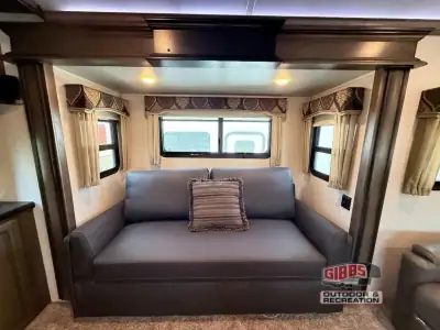2018 Keystone Montana 3791RD photo 12