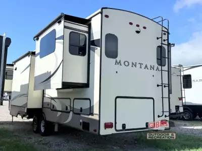 2018 Keystone Montana 3791RD photo 7