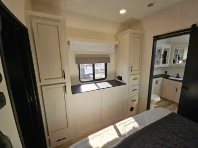 2026 Forest River Sabre 37FLH photo 36