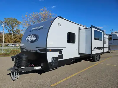 2026 Forest River Cherokee Grey Wolf 28RRTBL photo 4