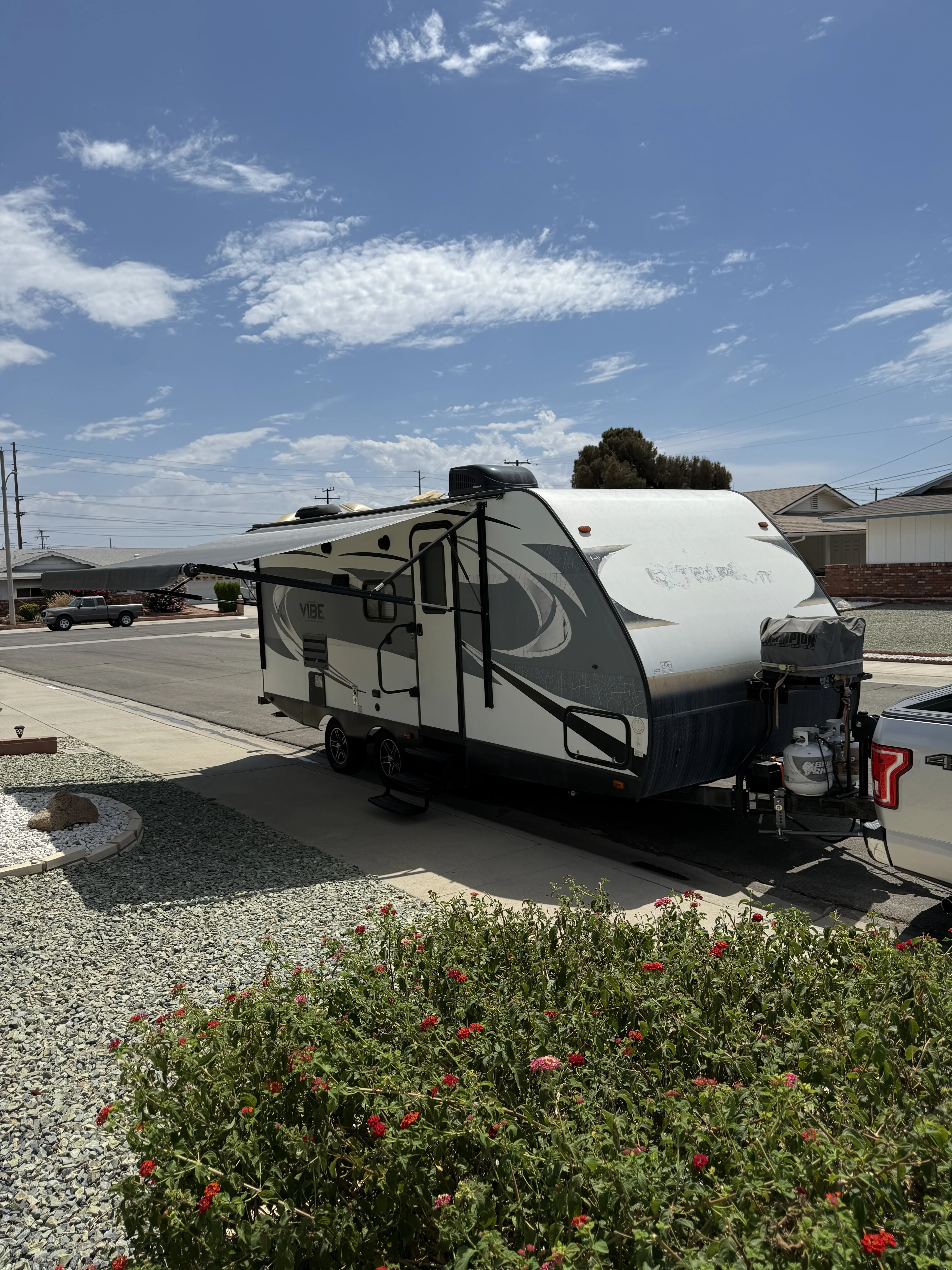 2017 FOREST RIVER VIBE exterior