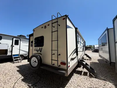 2017 Forest River FLAGSTAFF SUPER V 28VRBS photo 18