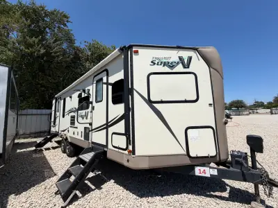 2017 Forest River FLAGSTAFF SUPER V 28VRBS photo 3