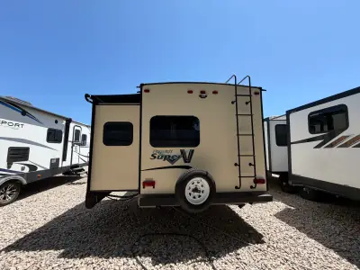 2017 Forest River FLAGSTAFF SUPER V 28VRBS photo 16