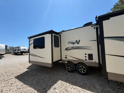 2017 Forest River FLAGSTAFF SUPER V 28VRBS photo 11