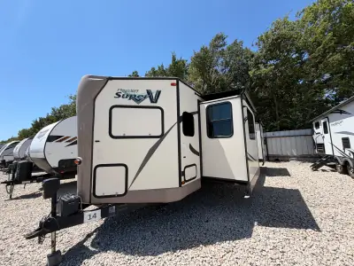 2017 Forest River FLAGSTAFF SUPER V 28VRBS photo 5