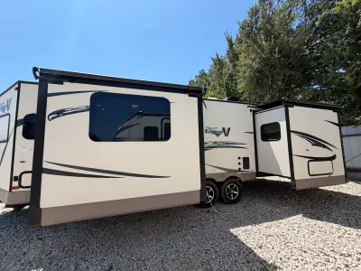 2017 Forest River FLAGSTAFF SUPER V 28VRBS photo 10
