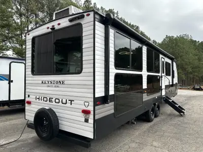 2026 Keystone Hideout Max 31SUNROOM photo 8