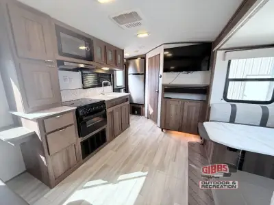 2023 Cruiser MPG 1900RB photo 11