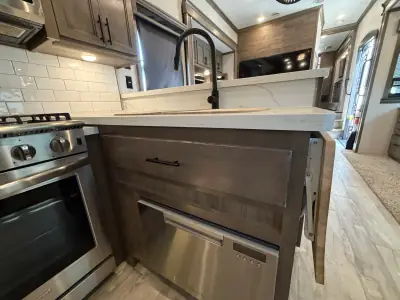 2022 Forest River RIVERSTONE LEGACY 39RKFB photo 18