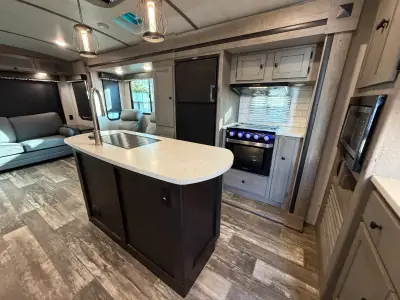 2020 Keystone Outback 330RL photo 37
