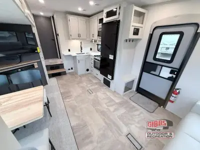 2026 Shasta Rvs Phoenix Lite 254RLS photo 18