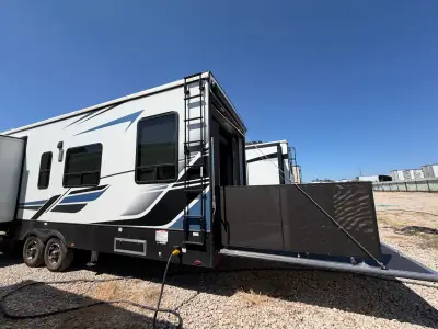 2023 Keystone CARBON 358 photo 11