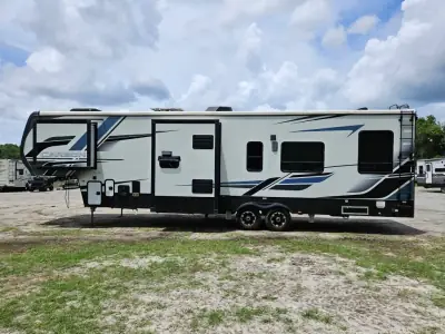 2023 Keystone CARBON 358 photo 6