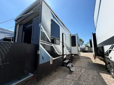 2023 Keystone CARBON 358 photo 17