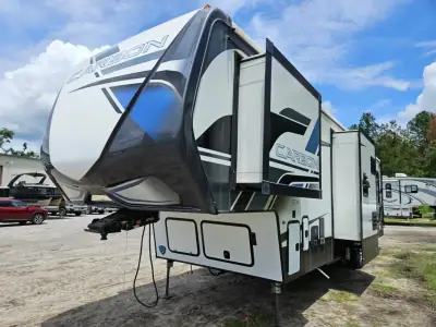 2023 Keystone CARBON 358 photo 5