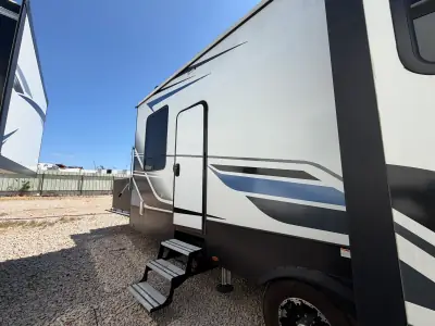 2023 Keystone CARBON 358 photo 19