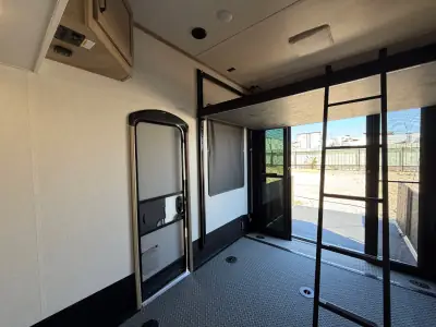 2023 Keystone CARBON 358 photo 26