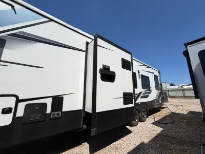 2023 Keystone CARBON 358 photo 8