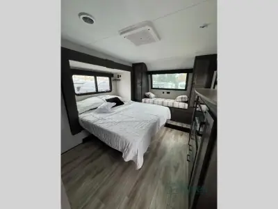 2026 Venture SportTrek Touring Edition STTF354VBH photo 12