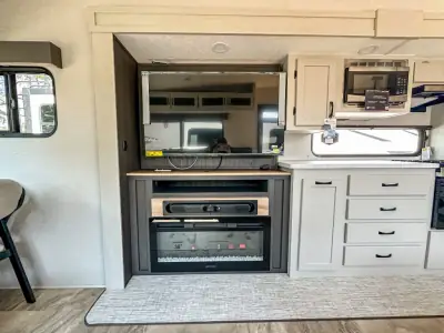 2026 Shasta Rvs Phoenix Lite 27BAR photo 18