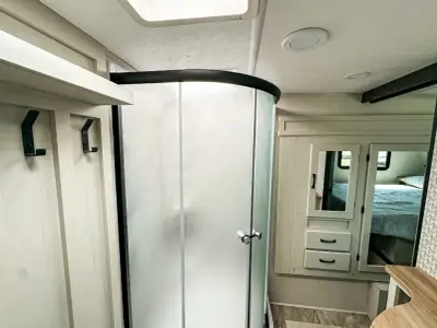 2026 Shasta Rvs Phoenix Lite 27BAR photo 33