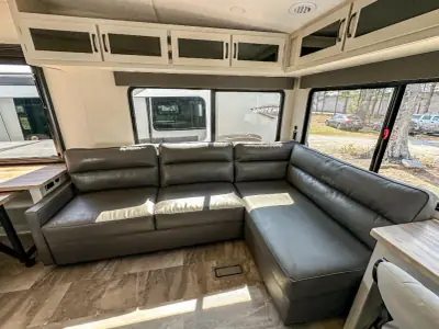 2026 Shasta Rvs Phoenix Lite 27BAR photo 16