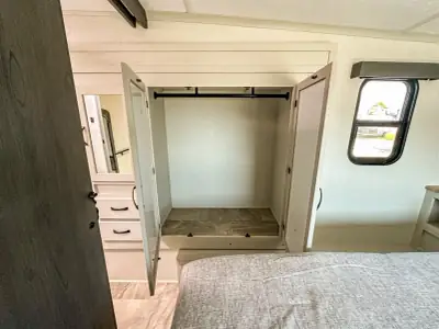 2026 Shasta Rvs Phoenix Lite 27BAR photo 44
