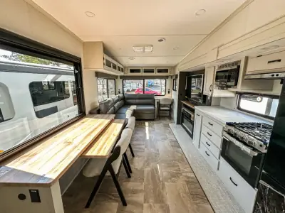 2026 Shasta Rvs Phoenix Lite 27BAR photo 14