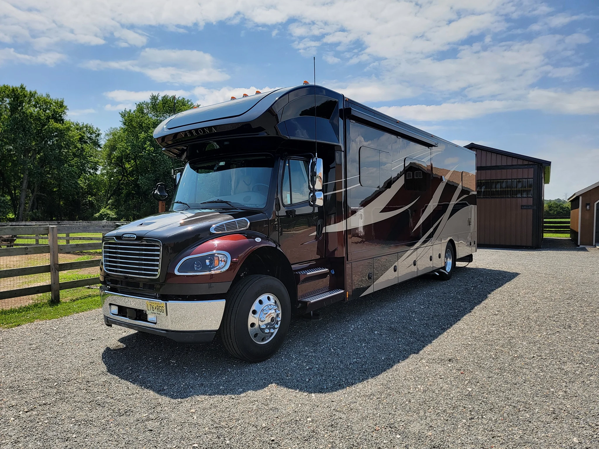 2022 RENEGADE VERONA exterior