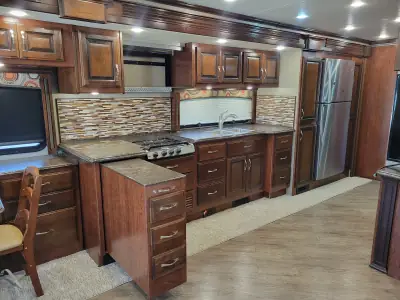 2018 Fleetwood Pace Arrow® LXE 38F photo 11