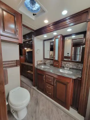 2018 Fleetwood Pace Arrow® LXE 38F photo 13